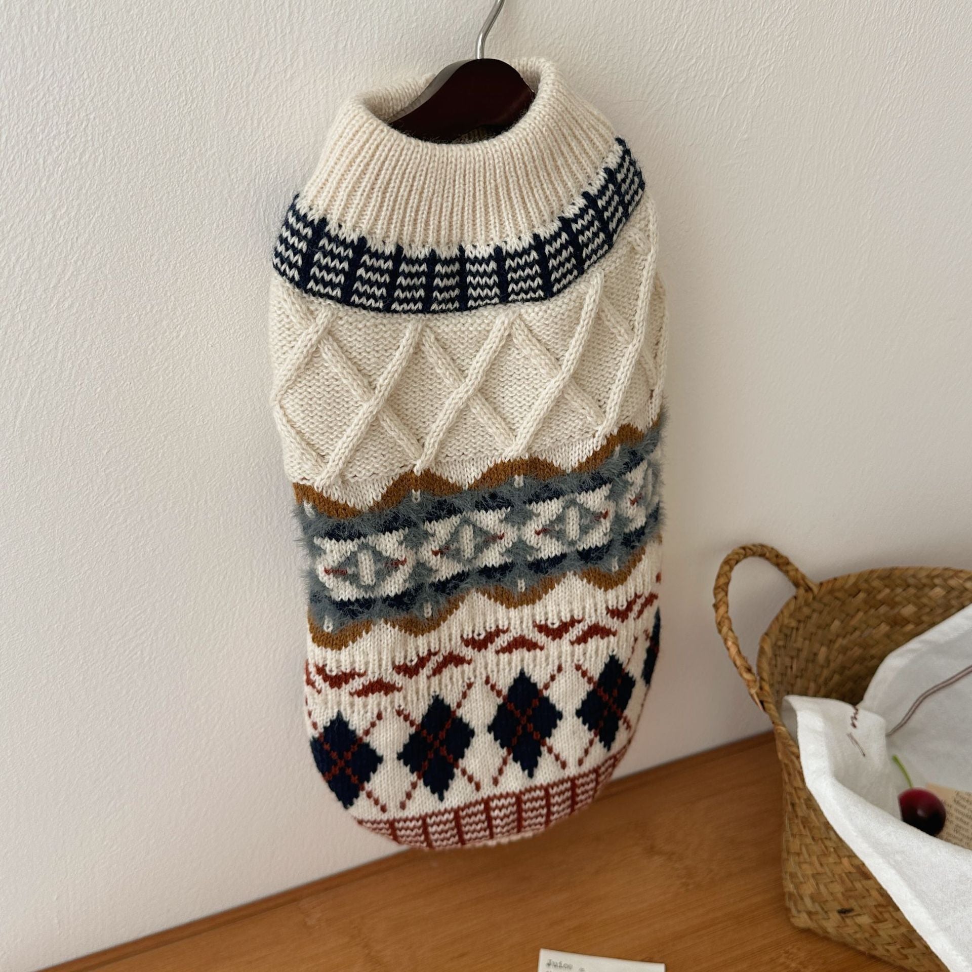 Keep Your Furry Friend Cozy This Season with Our Autumn And Winter Pet Sweater